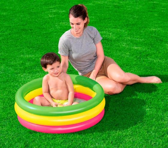 Piscina Bestway Infantil triple anillo con piso inflable 62Lts 51104