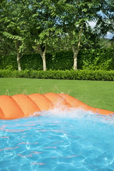 Pista deslizante c/ chorro Bestway 3.41mx2.13mx38cm. 53080